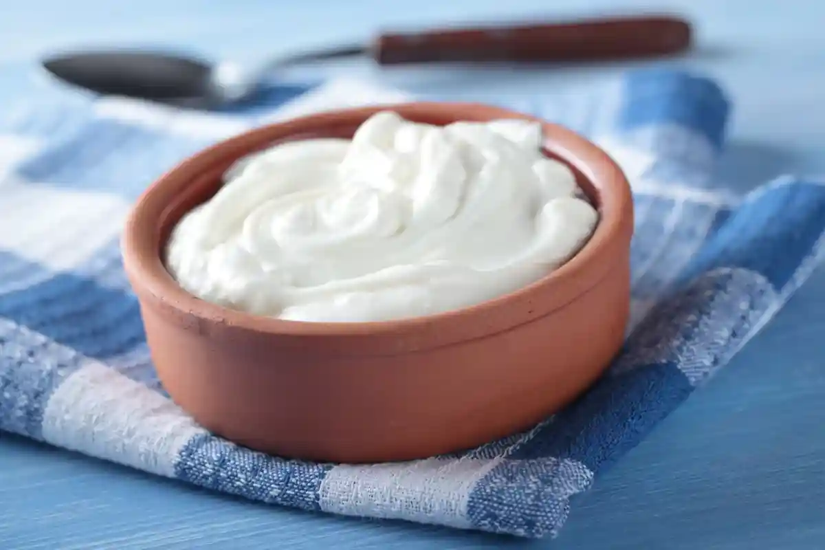 Продукты, которые укорят сжигание жира: греческий йогурт. Фото: Shutterstock