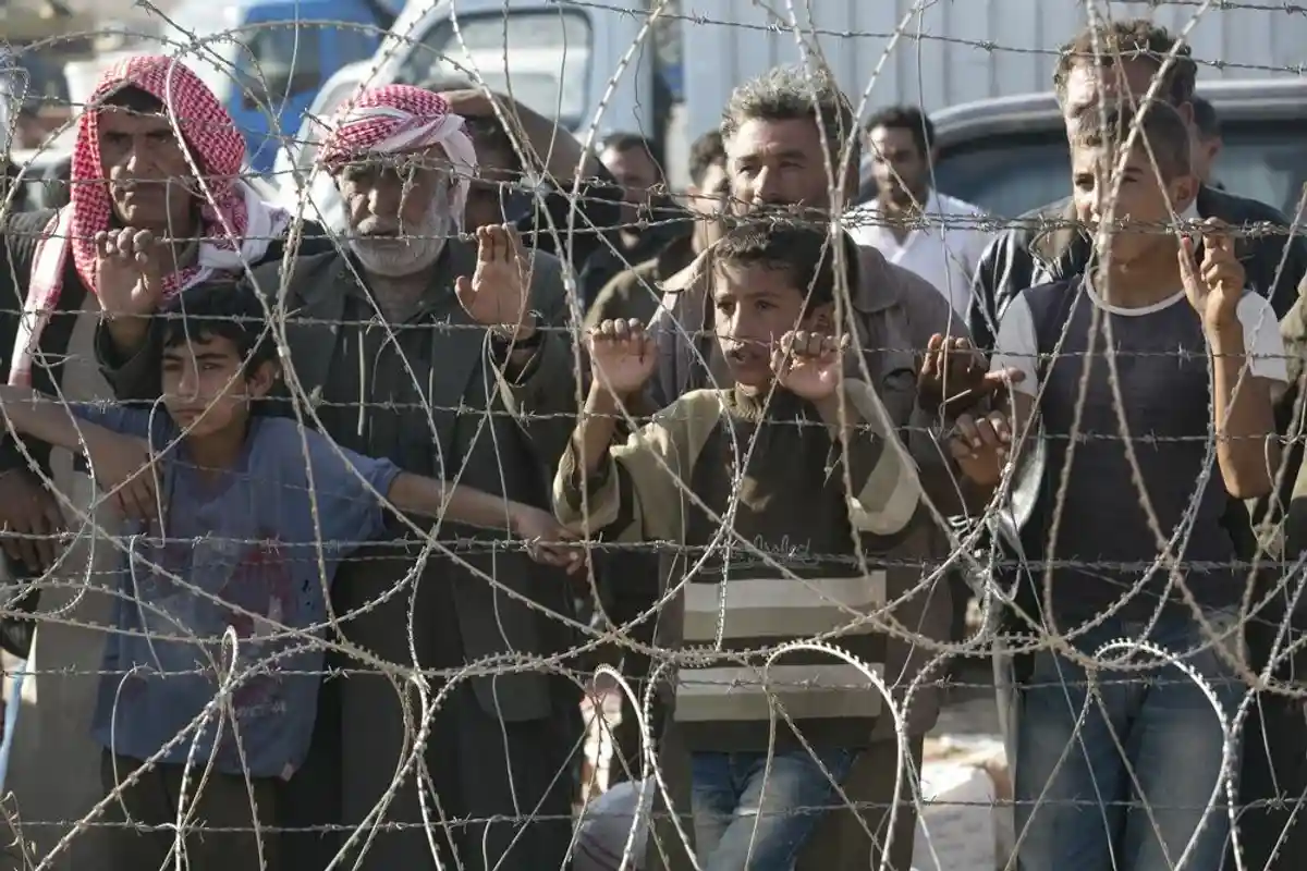 Оппозиция хочет ускорить депортацию беженцев из Северной Африки фото 1
