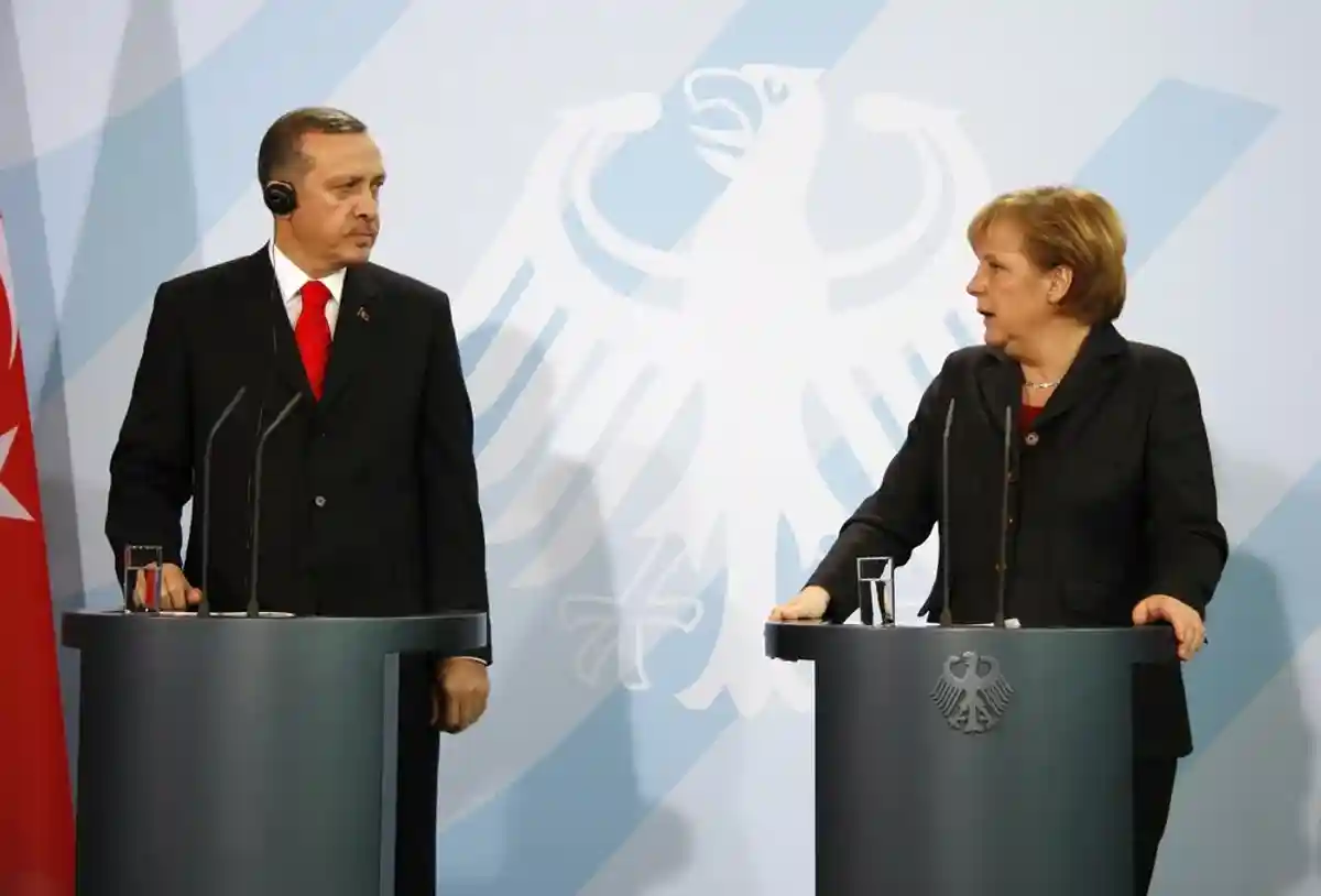 Глава МИД Турции: «Германии стоит поучиться хорошему поведению» фото 1