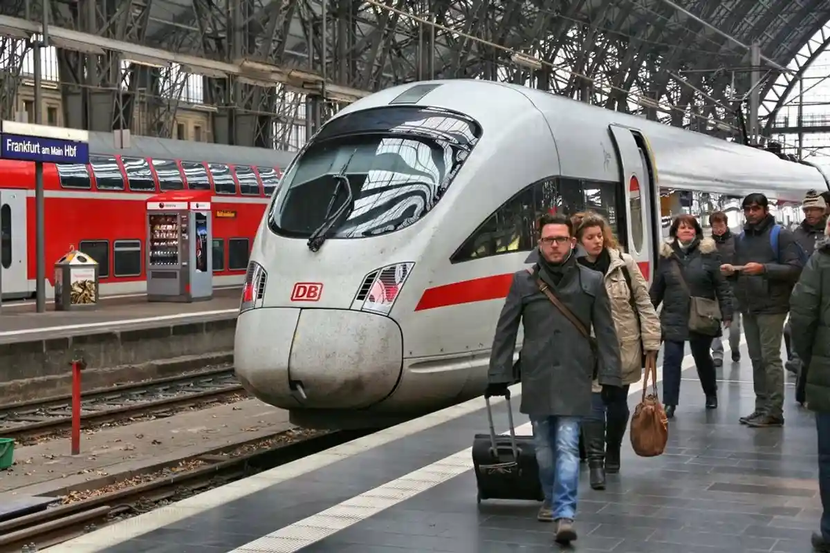 Железнодорожный скандал: многодетную семью высадили из поезда в Тюрингии фото 1