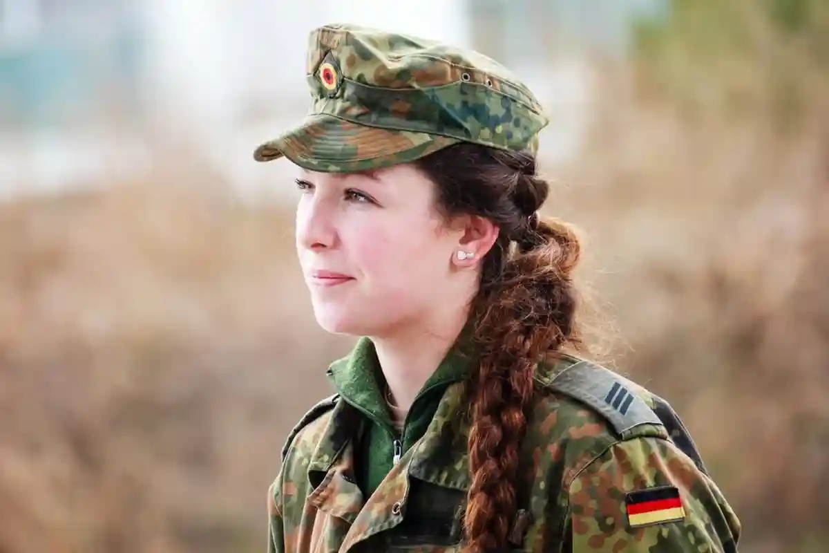 Всё больше немецких женщин вступают в армию фото 1