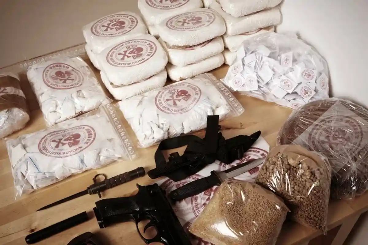 Гамбургская полиция арестовала 3,8 тонн кокаина фото 1