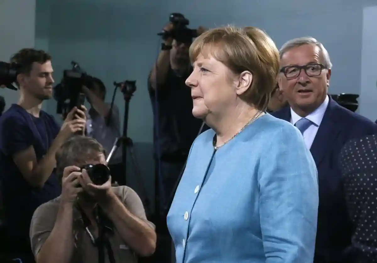 В стиле Меркель: наряды канцлера, которые привлекли всеобщее внимание фото 1