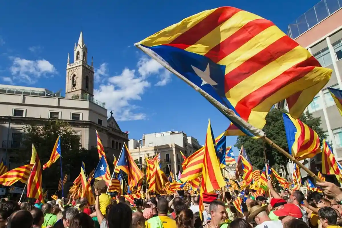 В Испании признан нелегитимным закон о референдуме в Каталонии фото 1