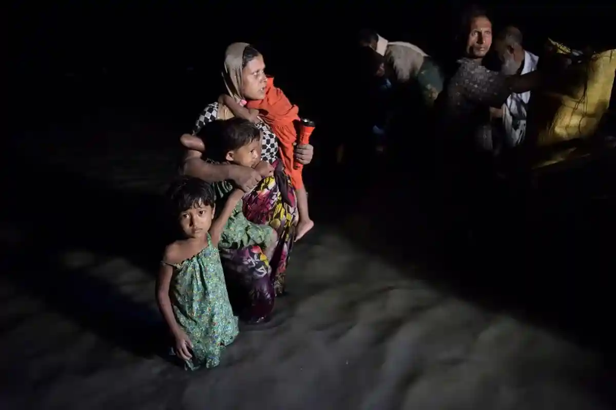 Четыре человека погибли в Бенгальском заливе, пытаясь добраться из Мьянмы в Бангладеш фото 1