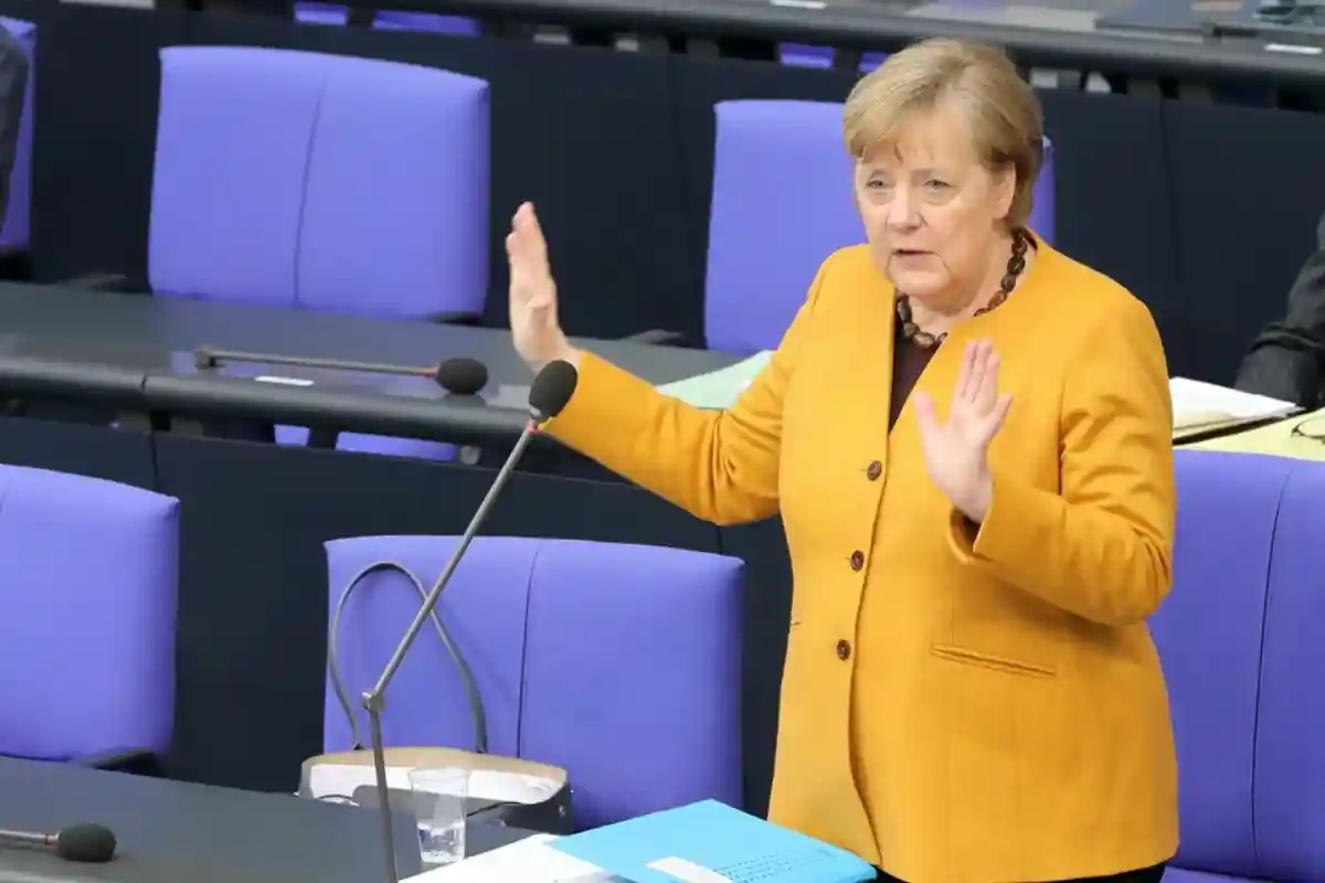 На саммите ЕС Меркель призвала сократить финансирование для Турции. Фото: Juergen Nowak / shutterstock.com