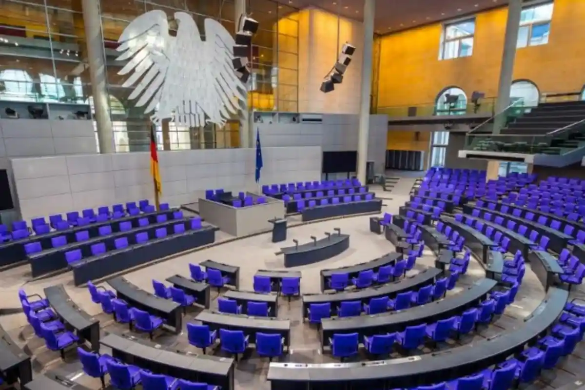 Чем примечателен новый немецкий парламент. Фото: shirmanov aleksey / shutterstock.com