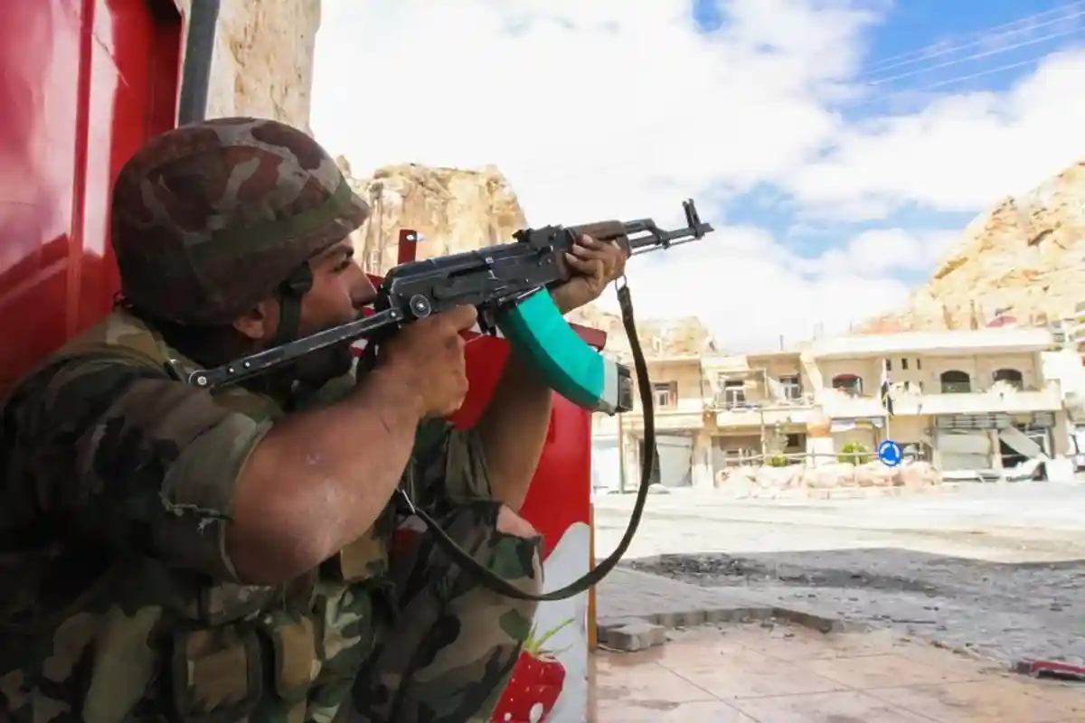Сирийские войска взяли под контроль Дейр-эз-Зор фото 1