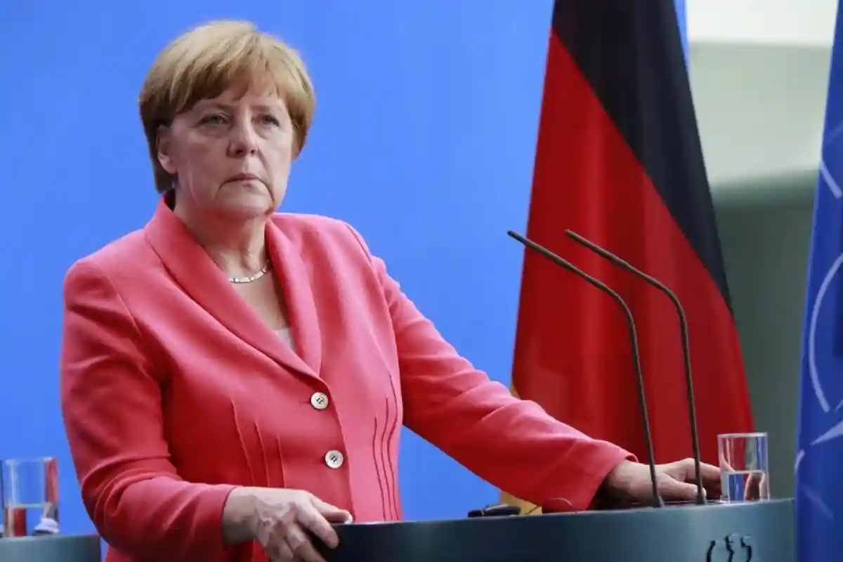 Меркель снова возглавила список