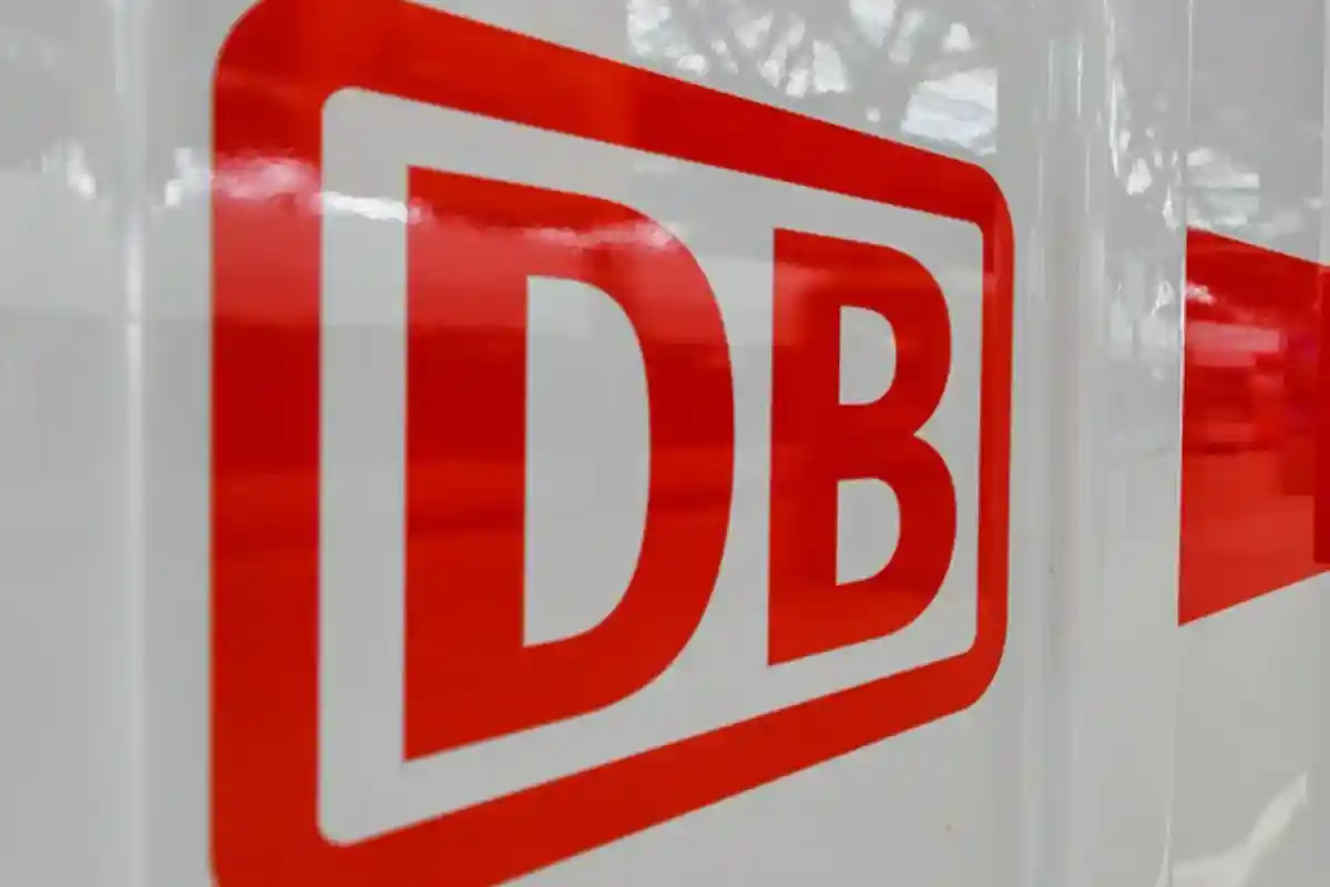Deutsche Bahn во Франкфурте тестируют eTuk-Tuk. Фото: Markus Mainka / shutterstock.com