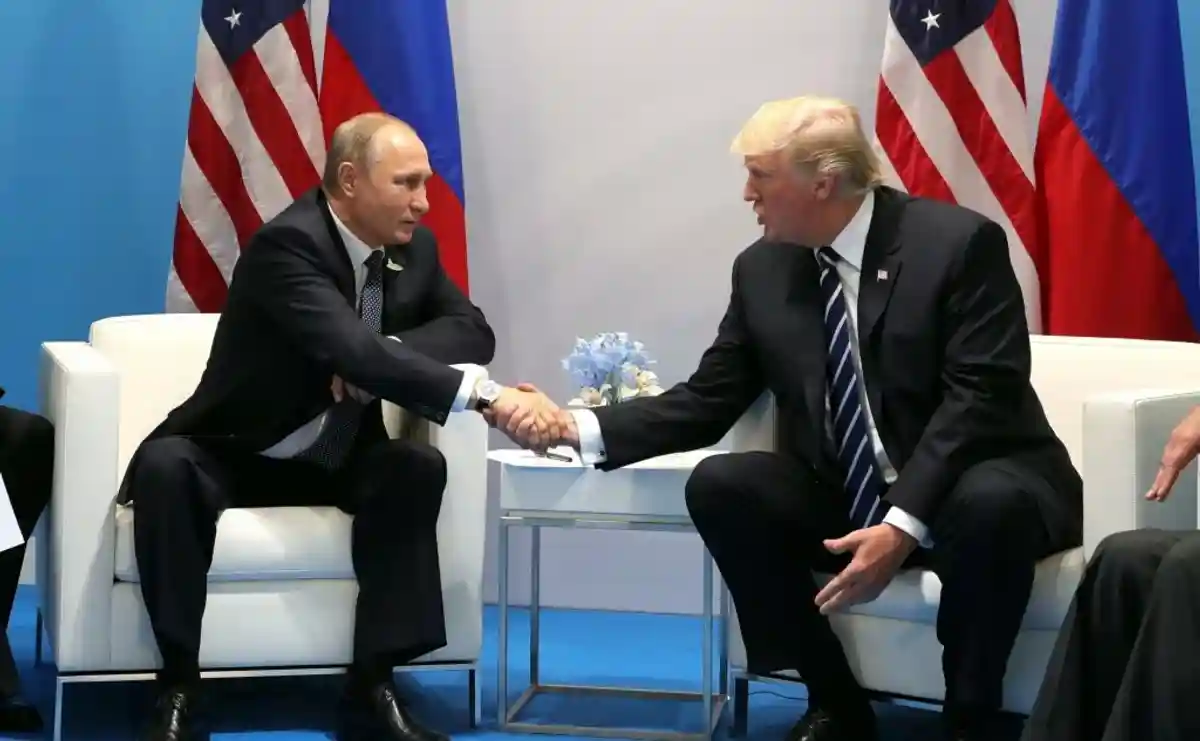 Президенты США и России провели телефонный разговор фото 1