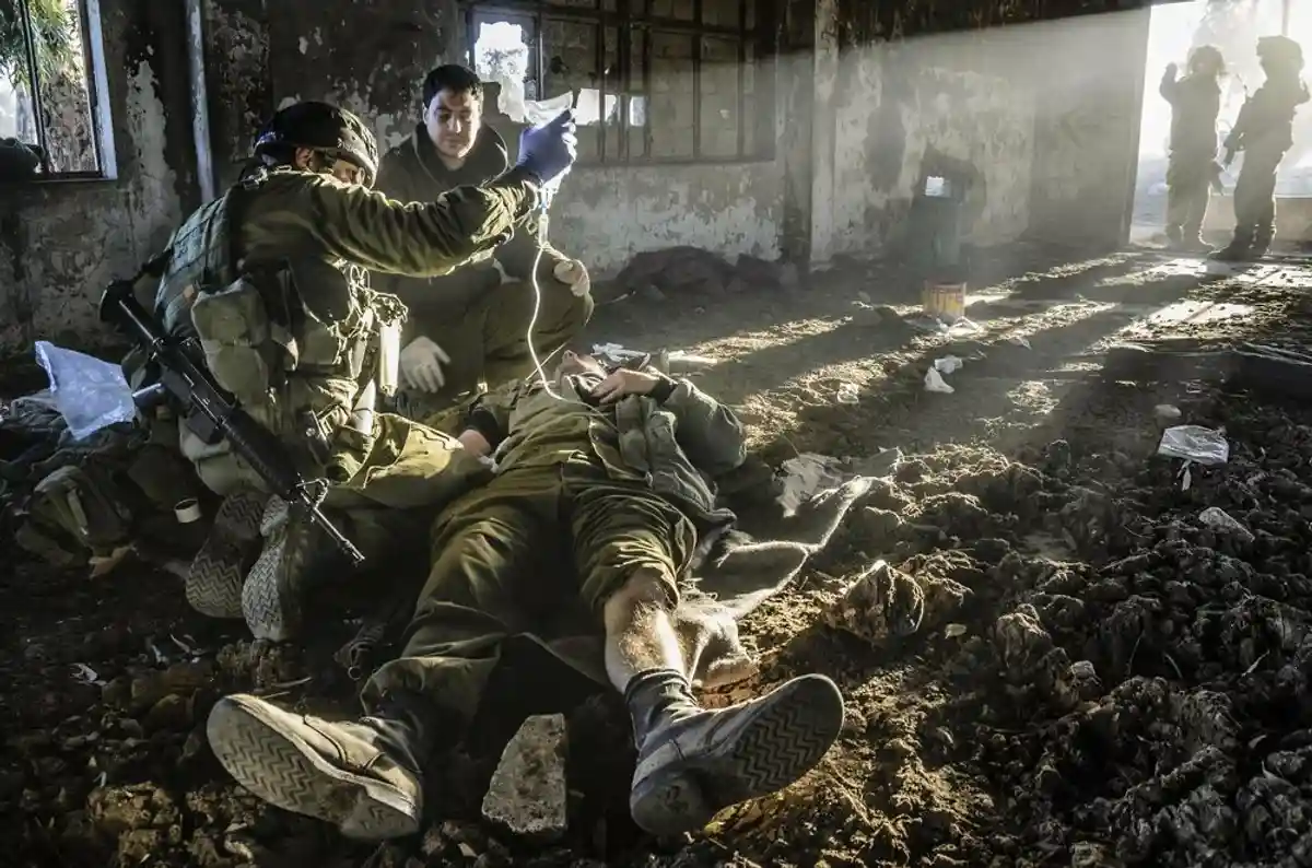 В Газе новые столкновения палестинцев с израильскими солдатами фото 1