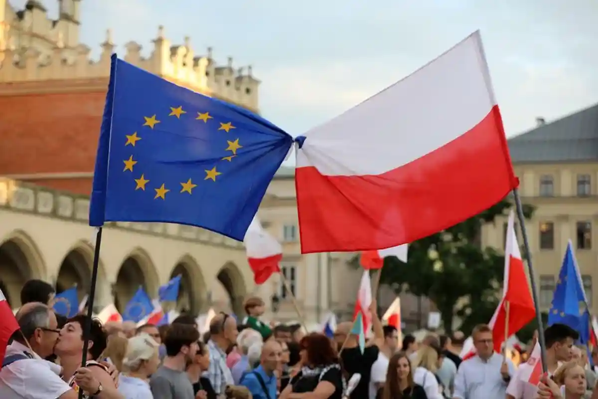 Европарламент готовится ввести санкции против Польши фото 1