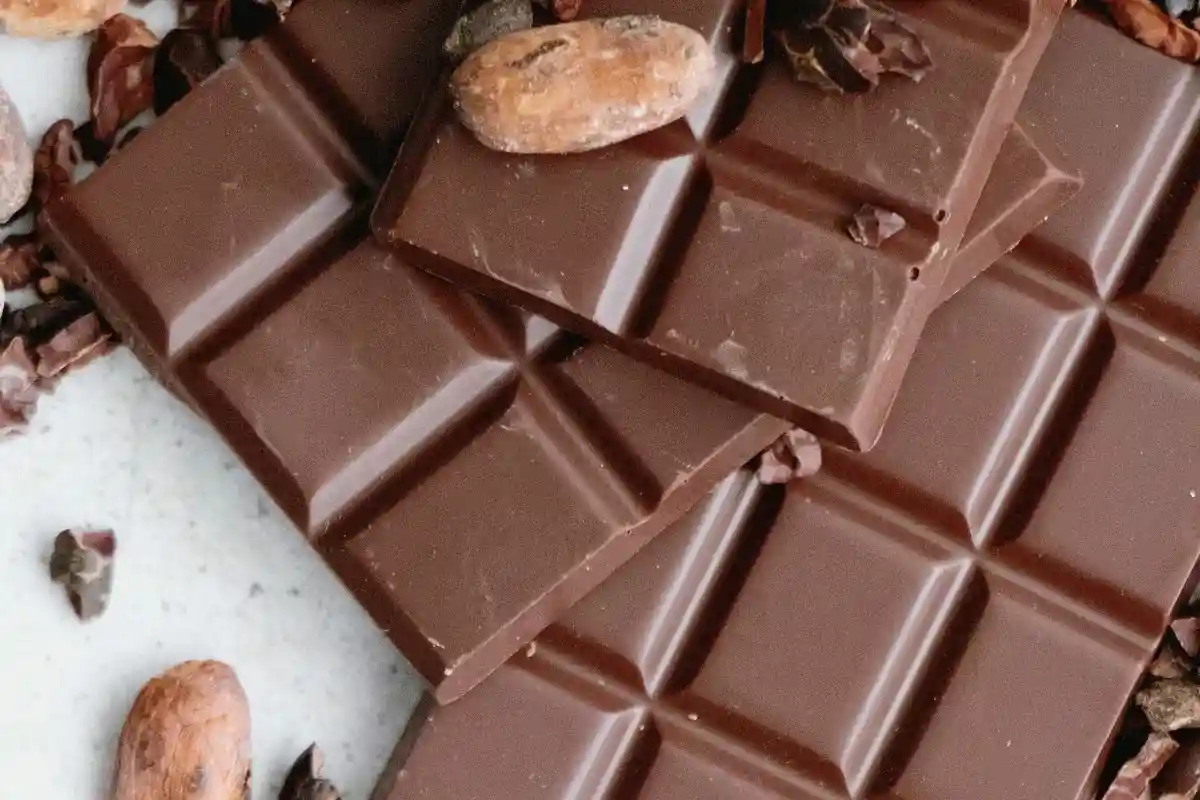 Ученые опровергли новости о исчезновении шоколада из-за глобального потепления. Фото: Tetiana Bykovets / unsplash.com