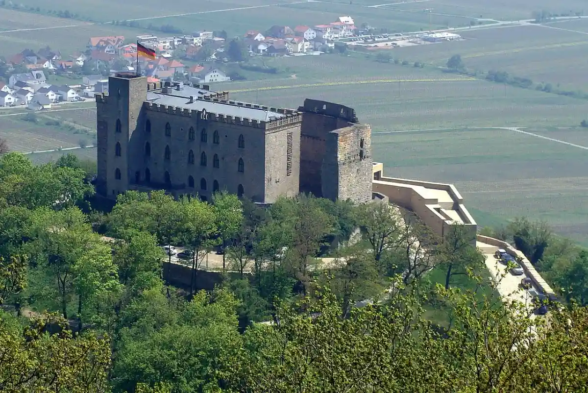 Хамбахский замок. Фото: wikipedia.org