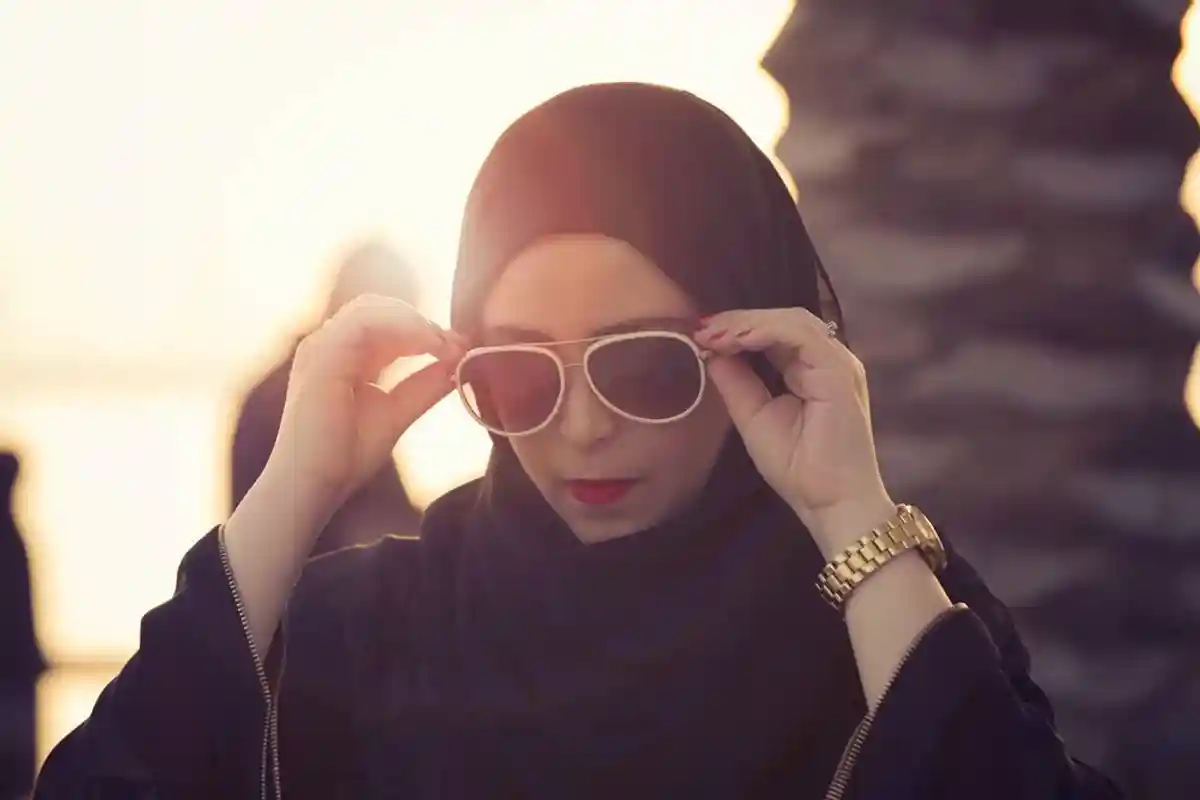 реклама жвачки с женщиной в хиджабе