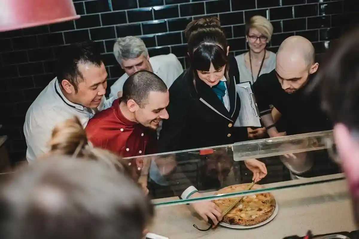 111 сыров: Берлин побил мировой рекорд по пицце фото 3