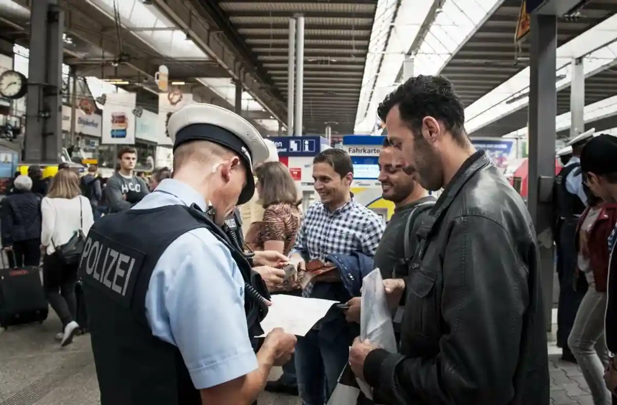 Конец «открытых границ»: в Германии ужесточат процедуру предоставления убежища фото 1