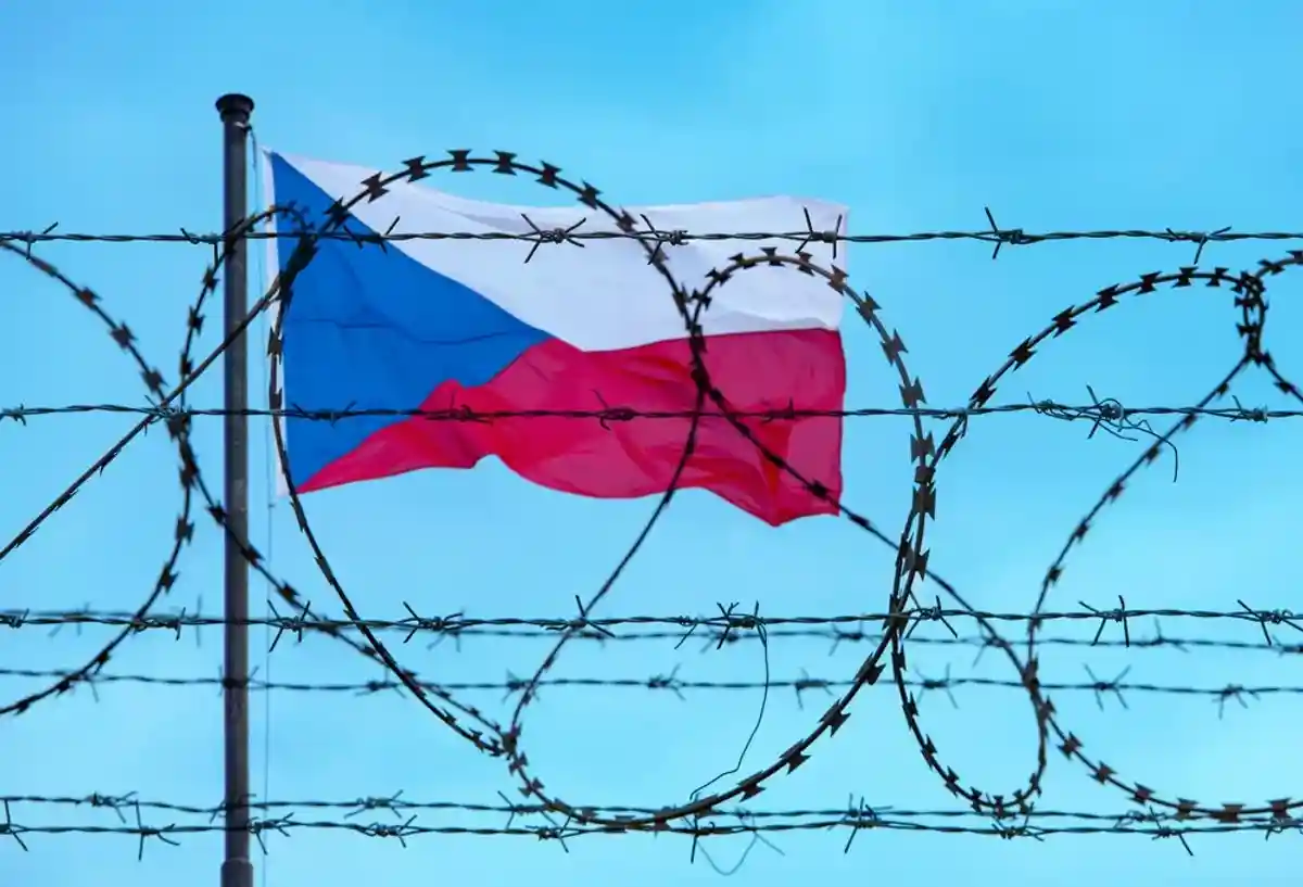 Чехия грозится закрыть границы