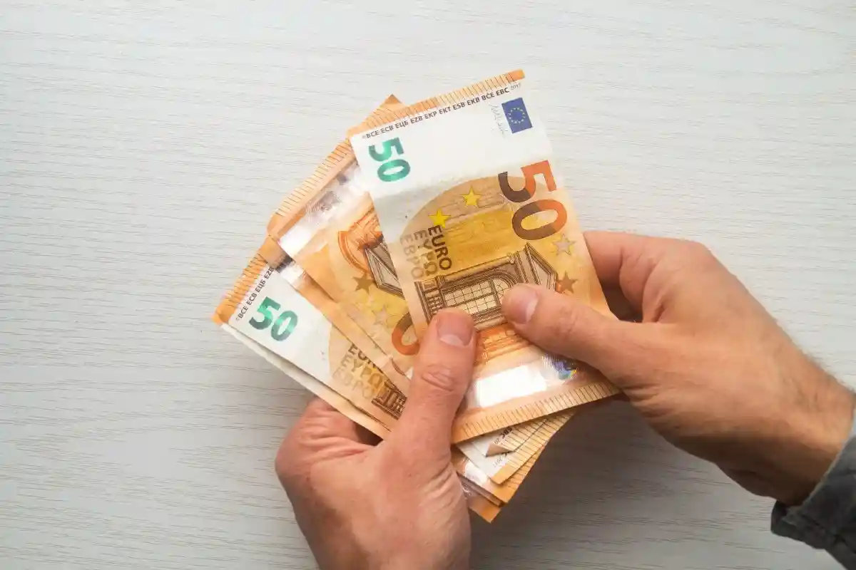 Немецким семьям уменьшат налоги. Фото: Victor Mulero / Shutterstock.com