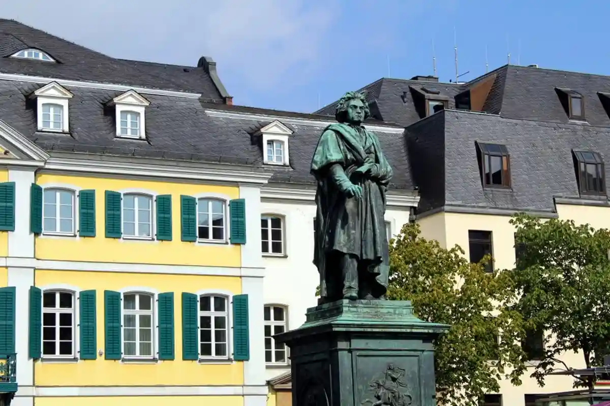 Статуя Бетховена в Бонне. Фото: shutterstock.com