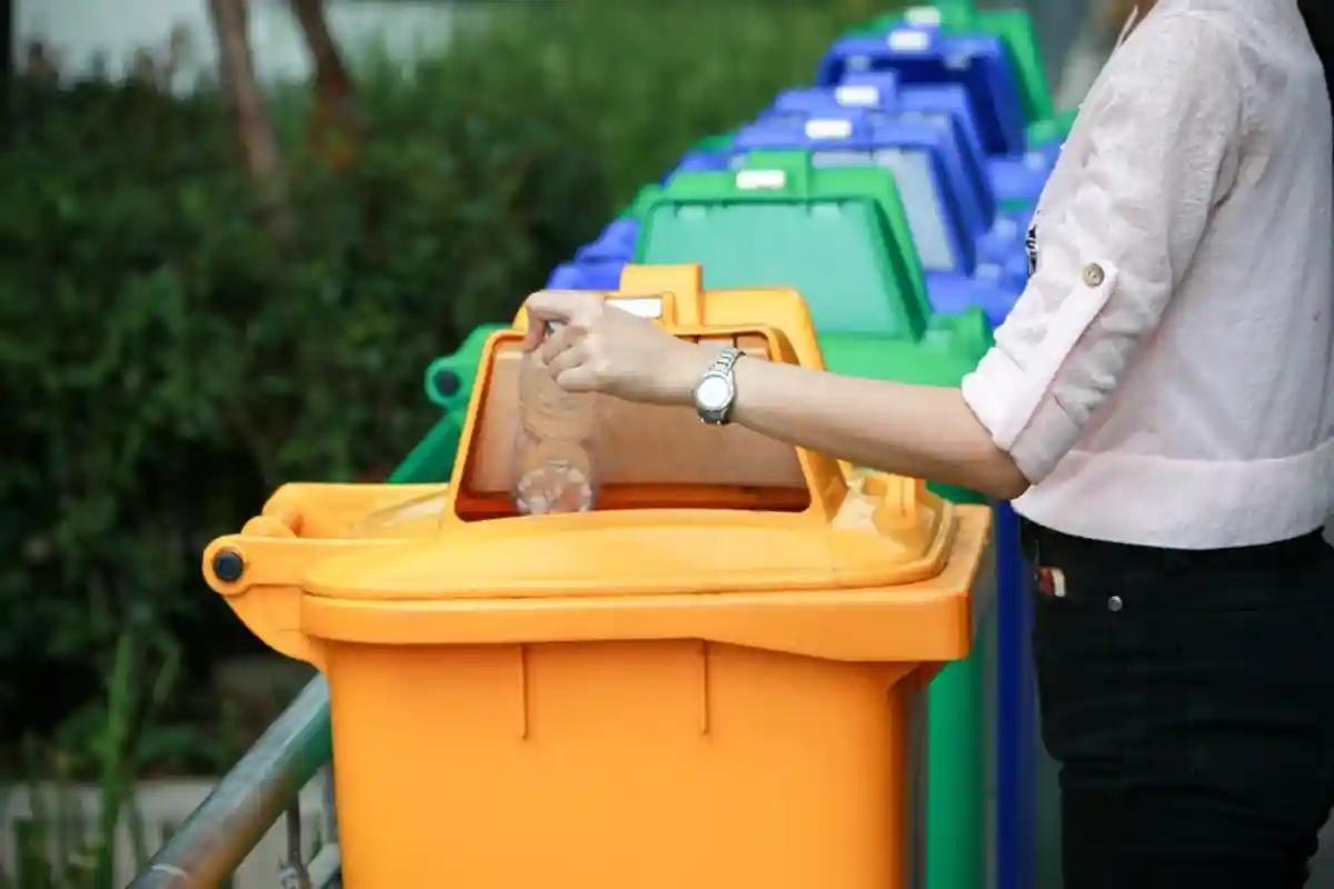 Новые правила сортировки мусора в Германии. Фото: PhotoByToR / shutterstock.com