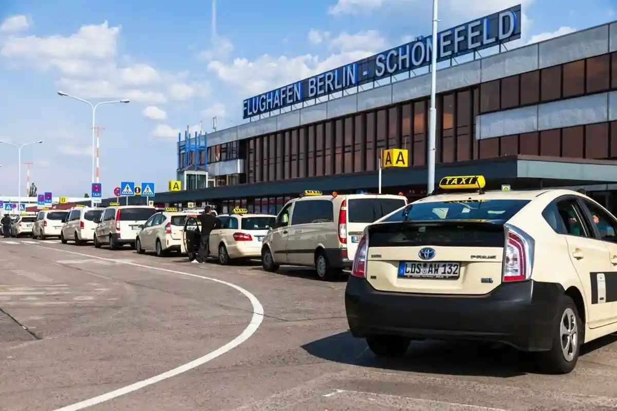 Парковка в больших аэропортах Германии