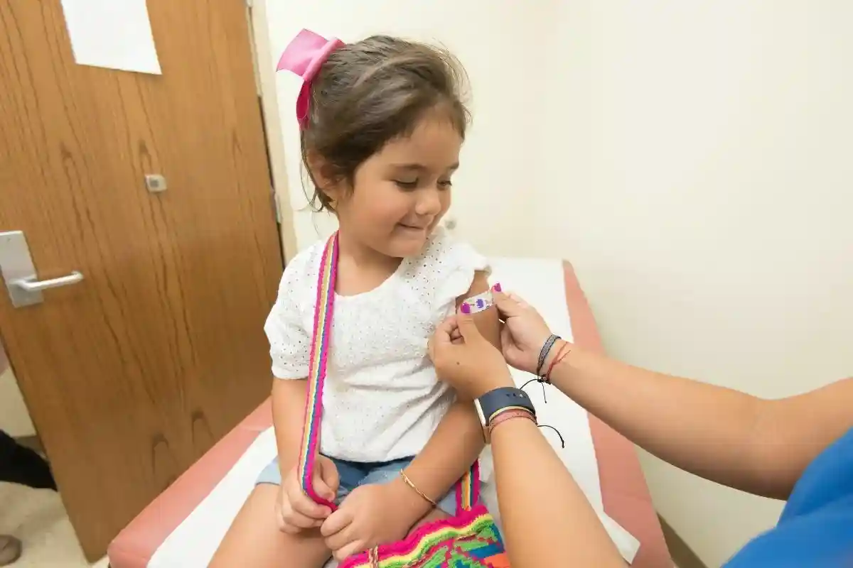 Прививка ребенку. Фото: CDC / pexels.com