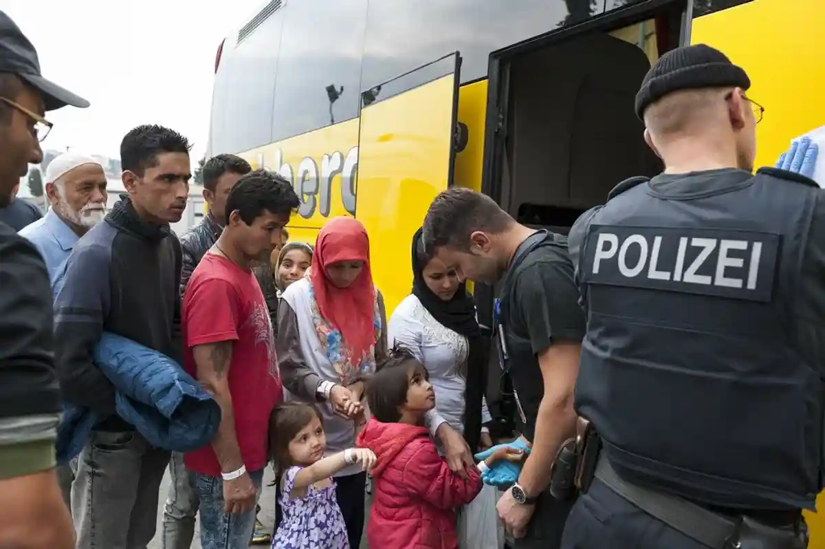 В Греции согласились принимать беженцев, депортируемых из Германии фото 1