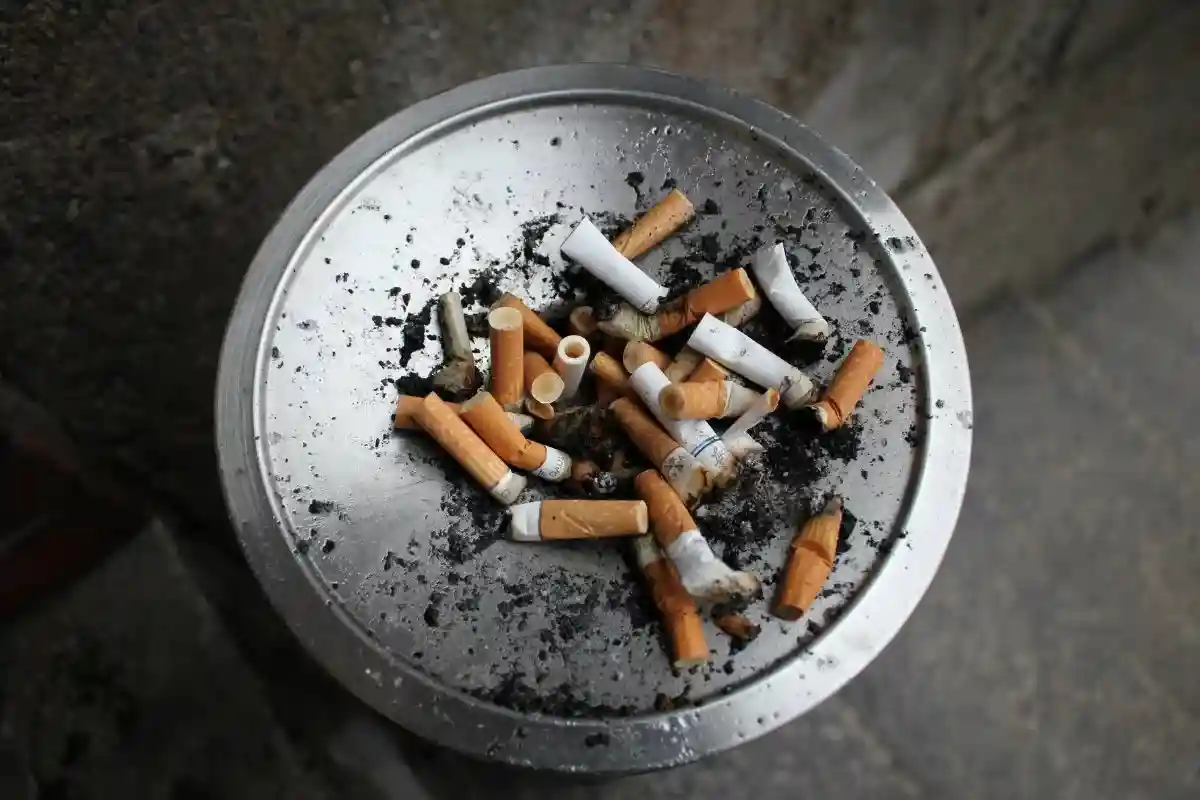 Германия борется с курильщиками. Фото: Julia Engel
 / unsplash.com