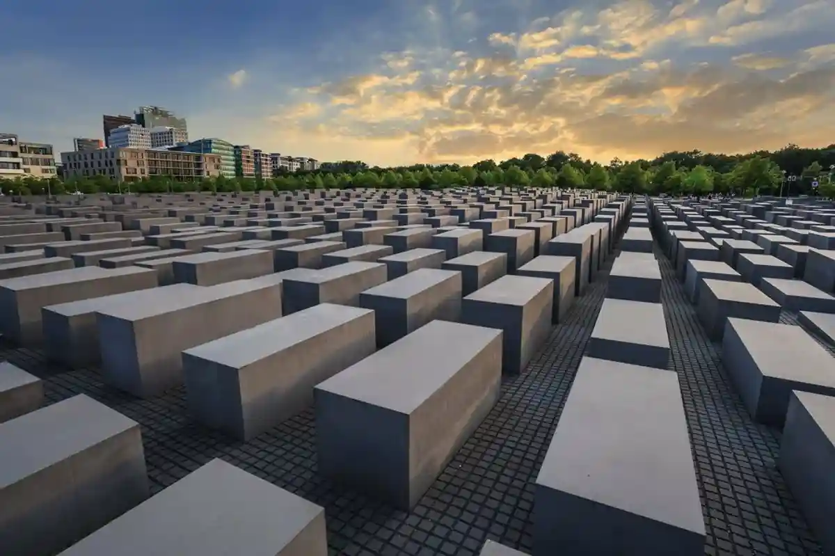 Мемориал жертвам Холокоста. Фото: shutterstock.com