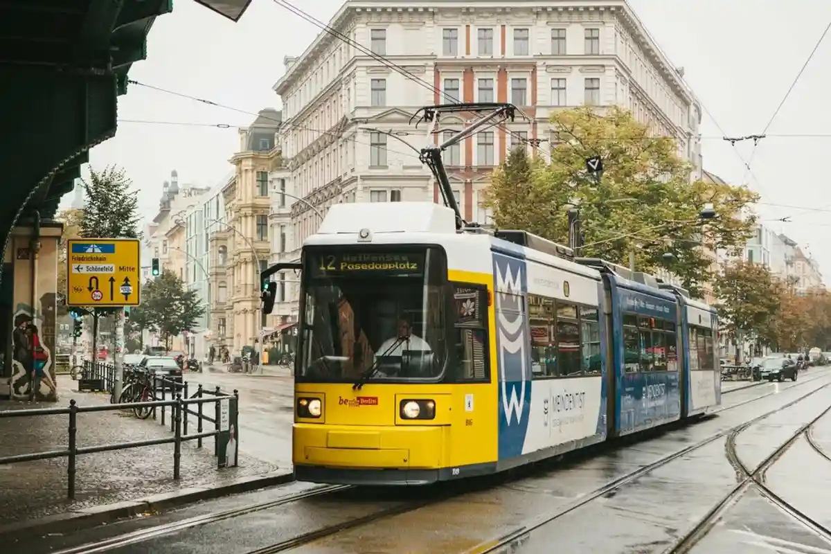 Все больше немцев пользуется общественным транспортом фото 1
