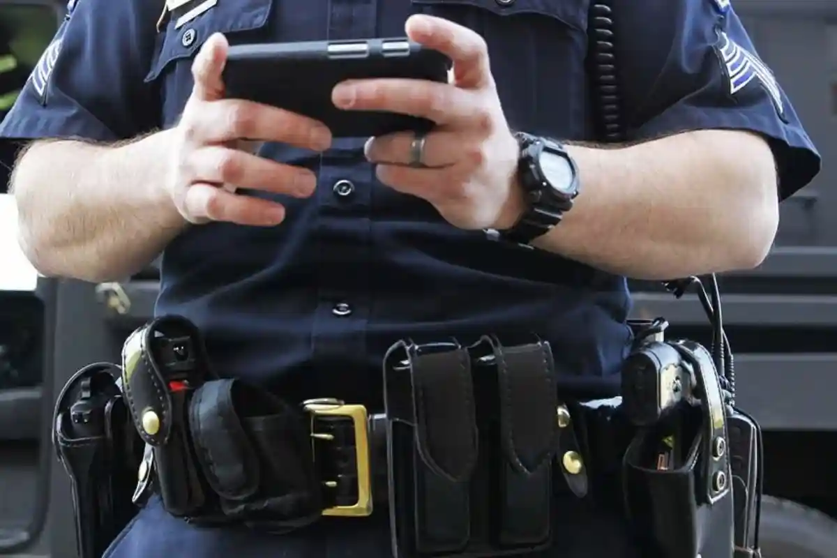 Полицейские смартфоны в Германии. Фото: Hightech_fm / twitter.com