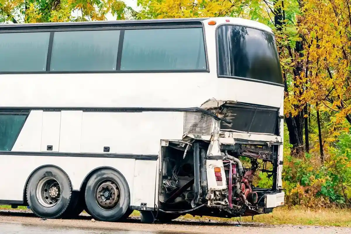 Немецкий туравтобус разбился в Швейцарии: есть жертвы фото 1