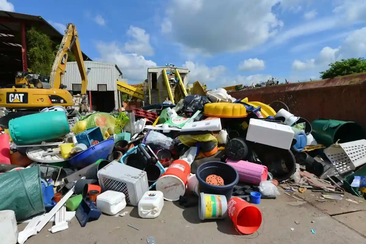 Свалка пластиковых отходов
в Бургдорфе. Фото: nitpicker / Shutterstock.com