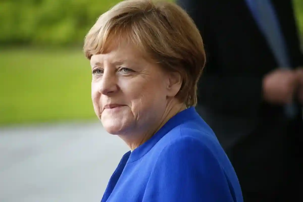 Опрос: большинство немцев считают, что Меркель должна оставаться канцлером фото 1