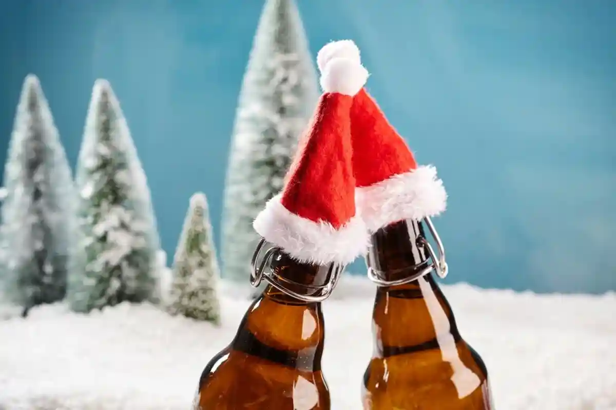 Голландские пивовары решили продлить рождественское настроение за счёт пива из еловой хвои. Фото: shutetrstock.com