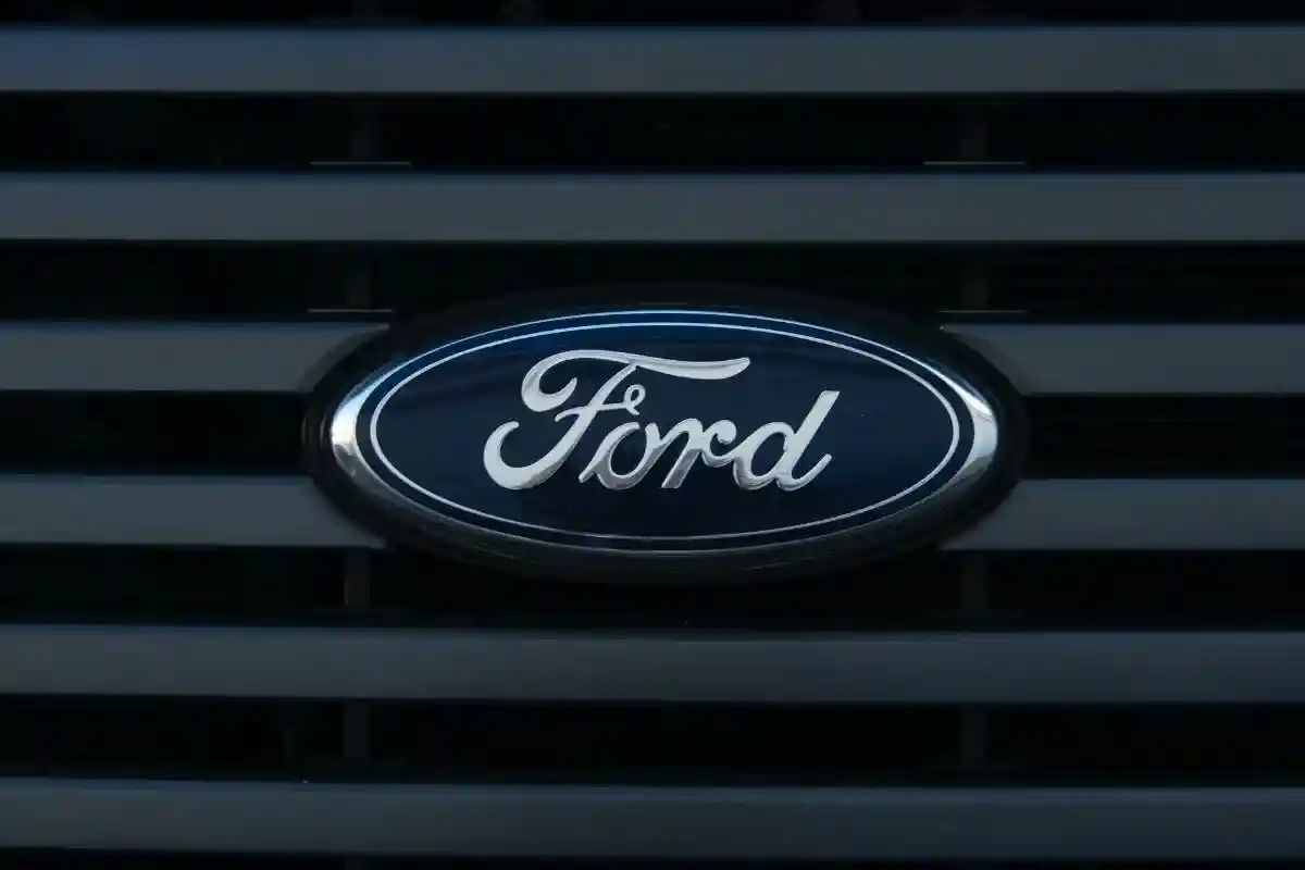 Логотип Ford. Фото: pexels.com