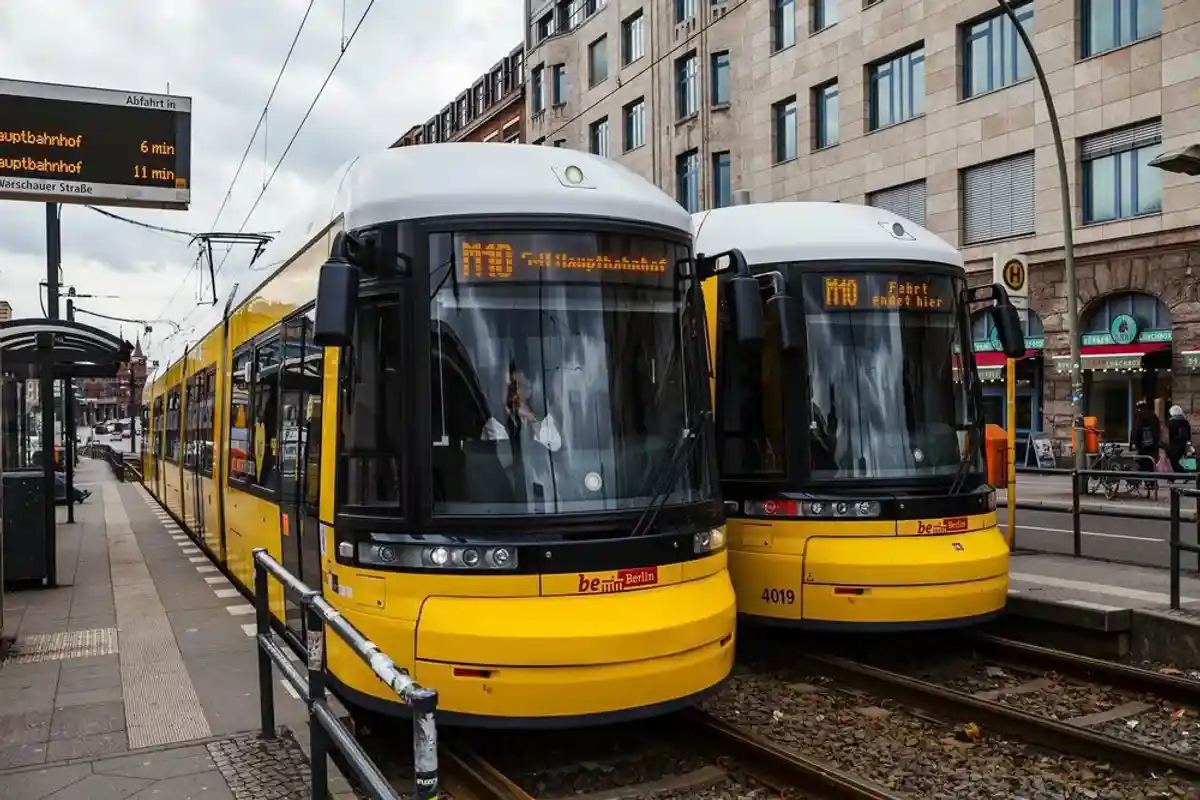Трамваи на станции Берлина