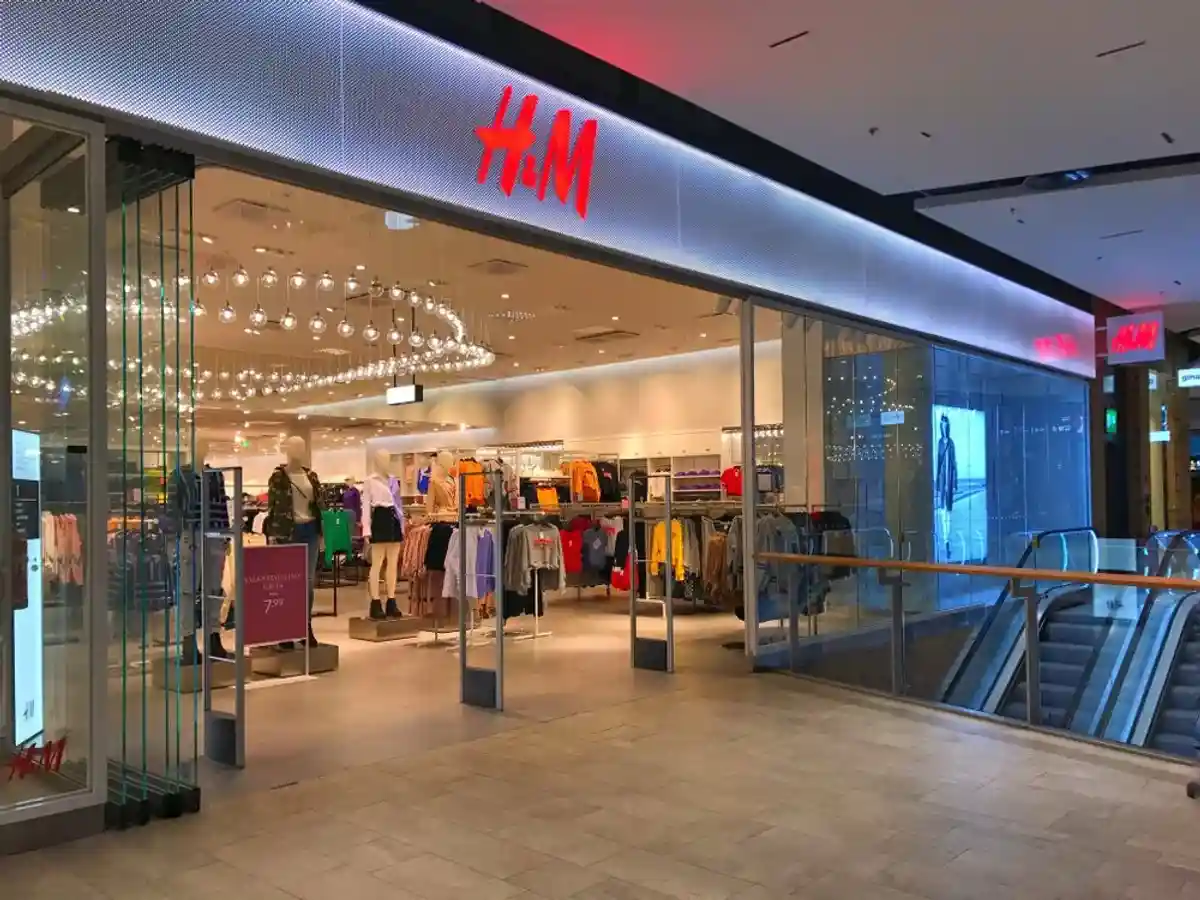 Магазин H&M в Эспоо (Финляндия). Фото: Migren art / Shutterstock.com
