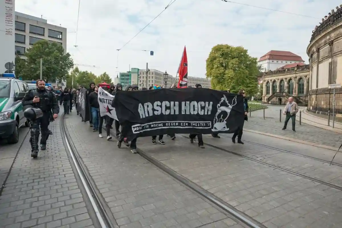 Митинг правых радикалов в Германии
