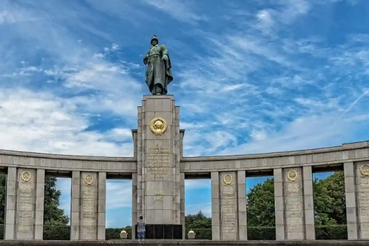Советские мемориалы в Берлине