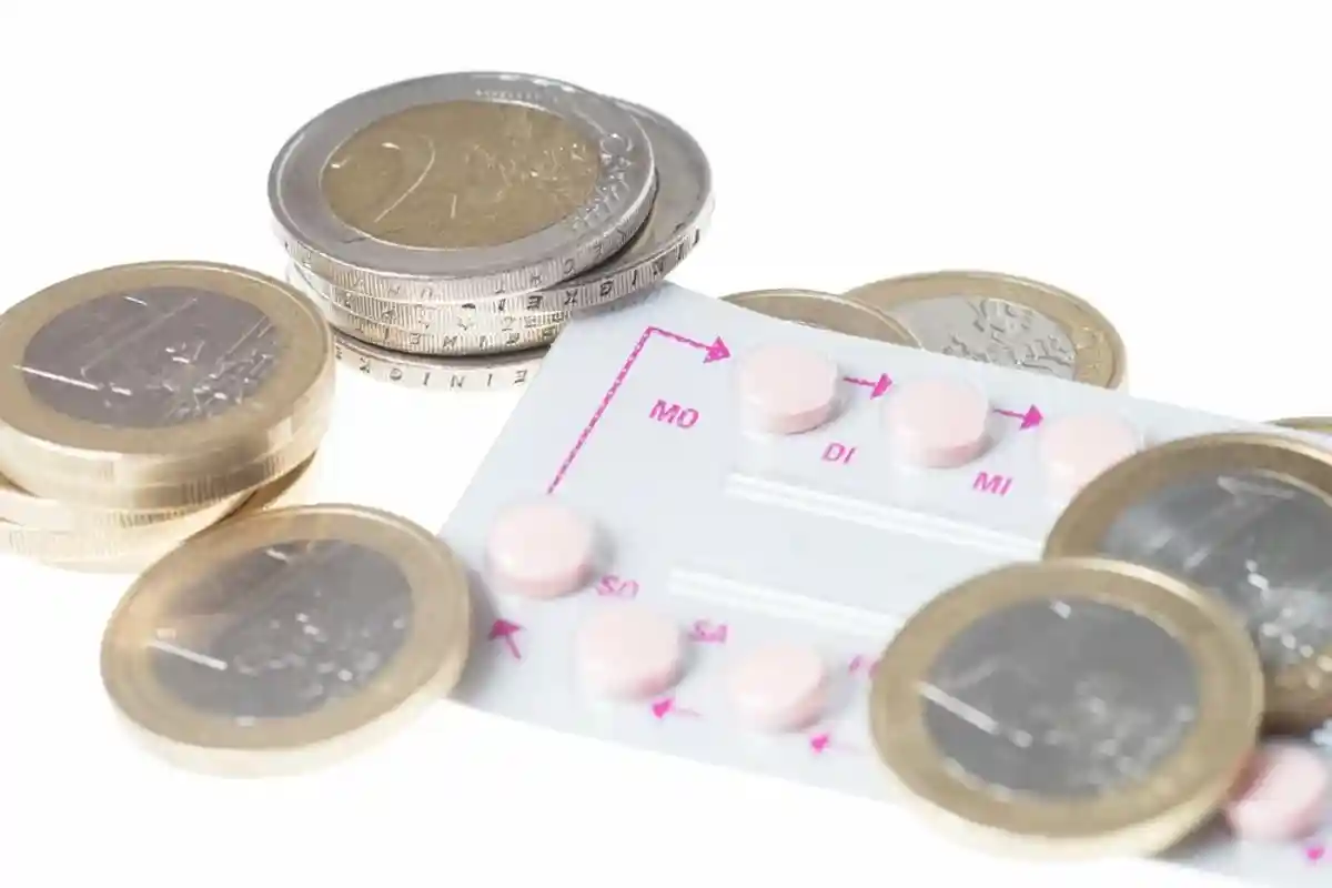 birth control pills with euro coins