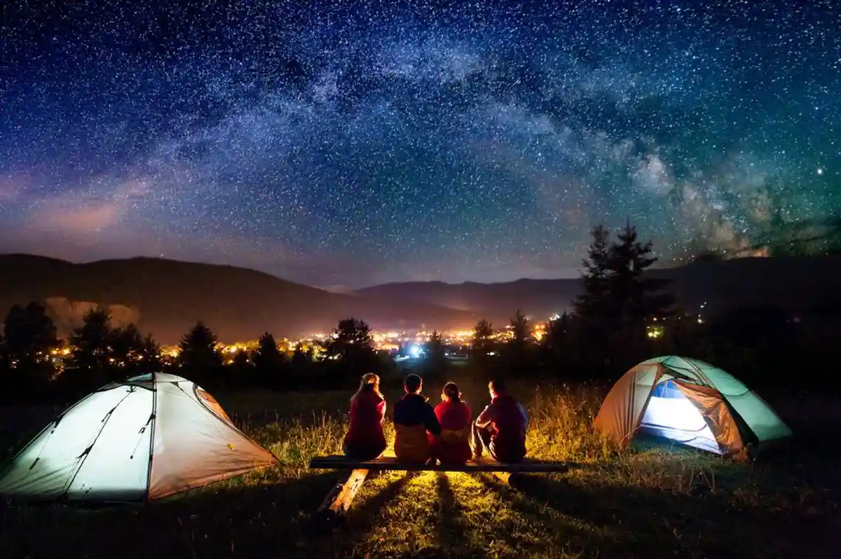 палатки звезды ночь