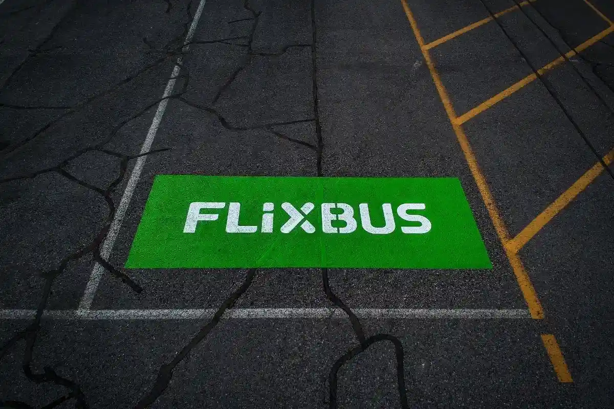 Остановка Flixbus. Фото: unsplash.com
