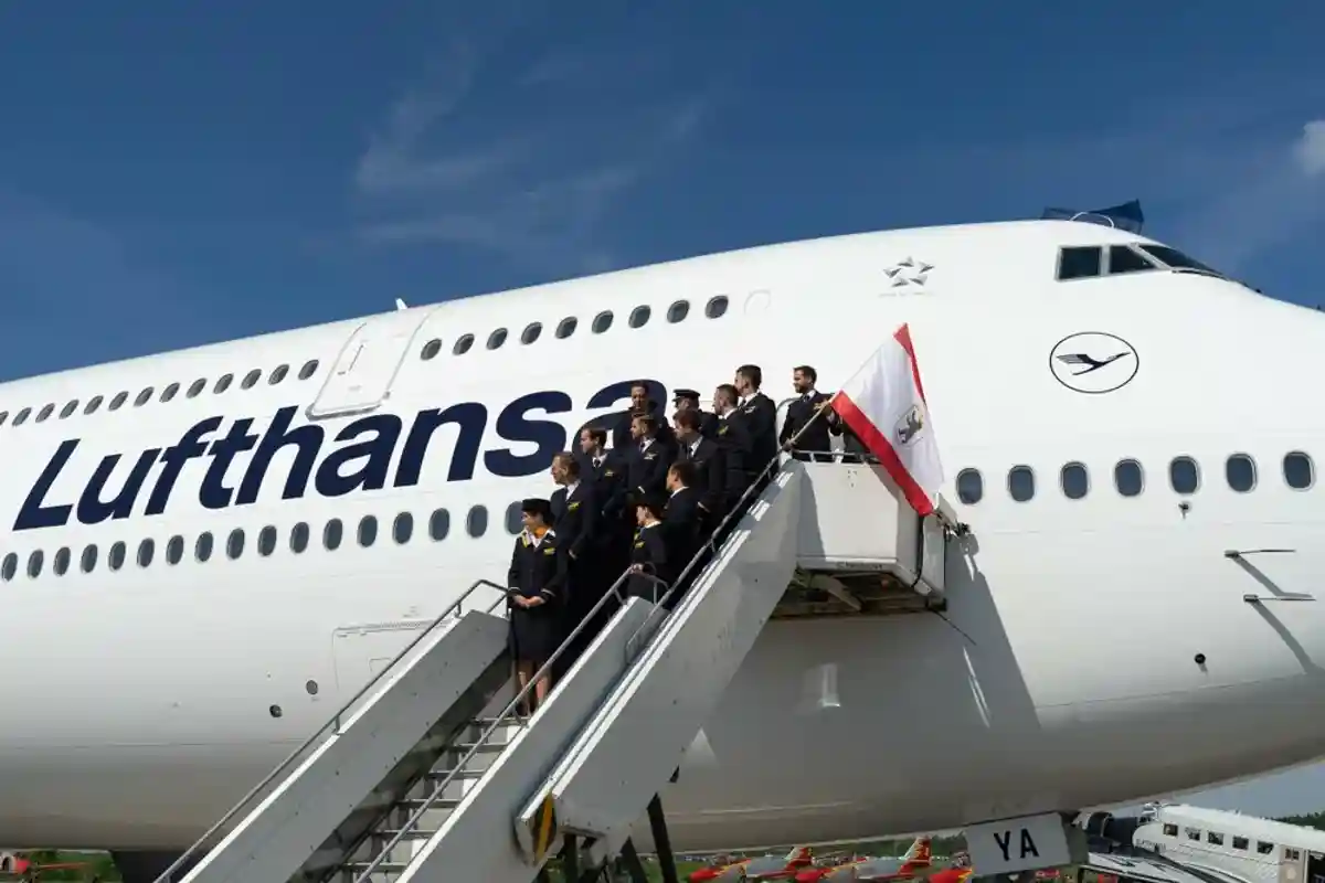 Экипаж лайнера Lufthansa фото