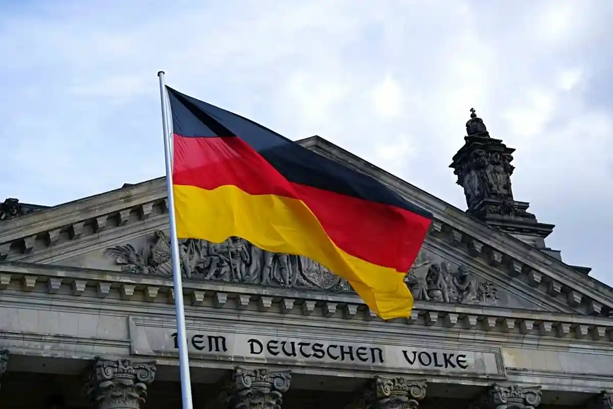 Флаг Германии. Фото: Ingo Joseph / pexels.com
