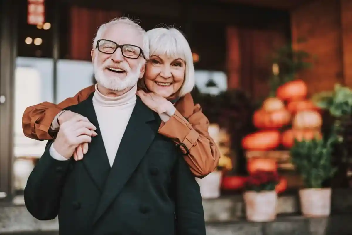 Муж и жена- пенсионеры