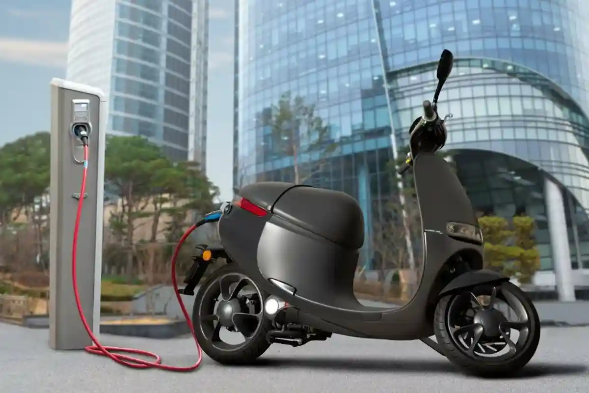 Electric scooter charging