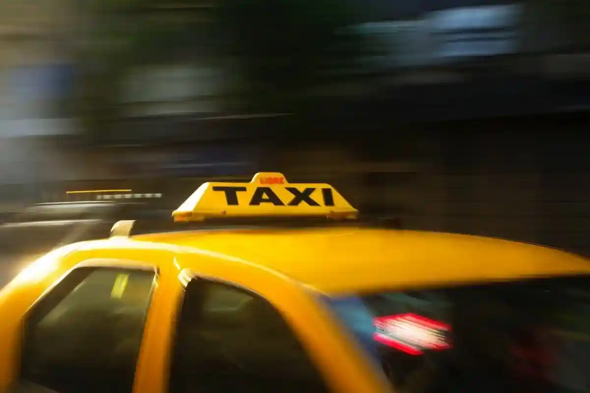 Такси. Фото: Rodolfo Clix / pexels.com